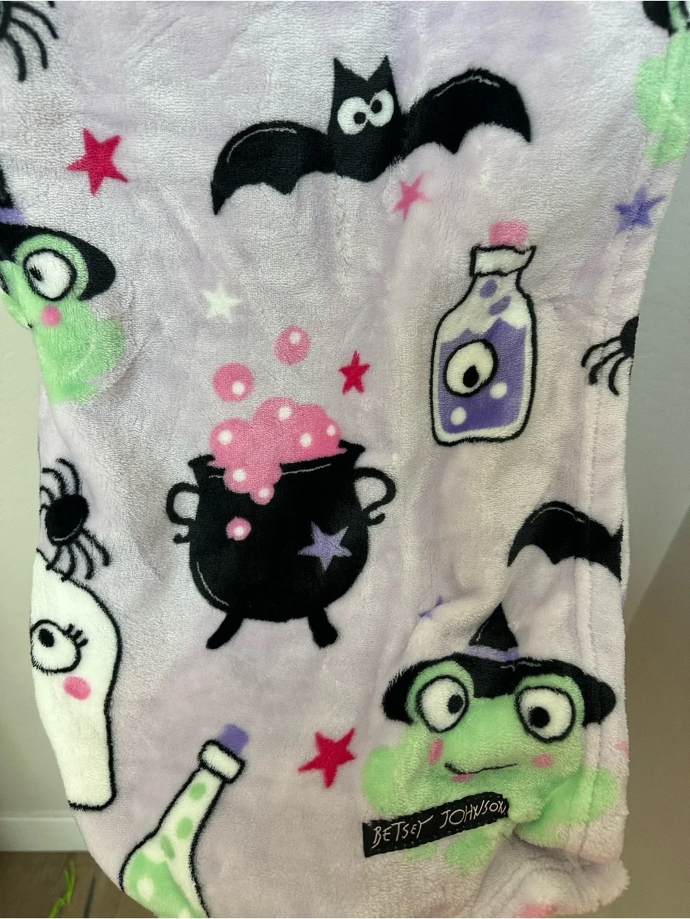 NWT Betsey Johnson Halloween Ultra Soft Plush Throw Blanket 50x70 Purple Spooky